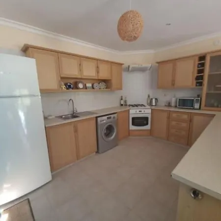 Ozankoy فيلة كيرينيا